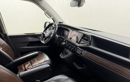 Volkswagen Multivan T6 рестайлинг, 2020 год, 6 400 000 рублей, 12 фотография