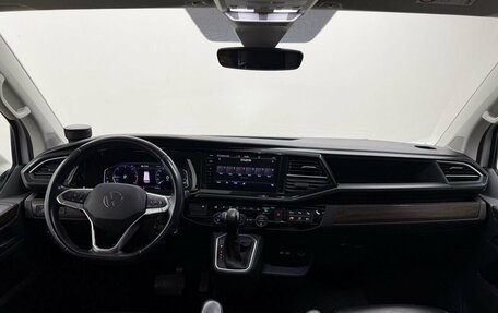 Volkswagen Multivan T6 рестайлинг, 2020 год, 6 400 000 рублей, 18 фотография
