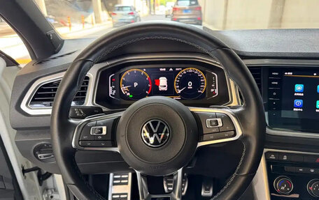 Volkswagen T-Roc I, 2023 год, 1 850 000 рублей, 7 фотография