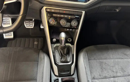 Volkswagen T-Roc I, 2023 год, 1 850 000 рублей, 10 фотография