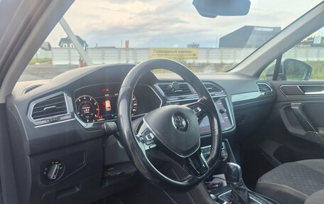 Volkswagen Tiguan II, 2018 год, 1 950 000 рублей, 3 фотография