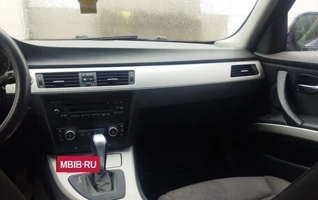 BMW 3 серия, 2009 год, 750 000 рублей, 11 фотография