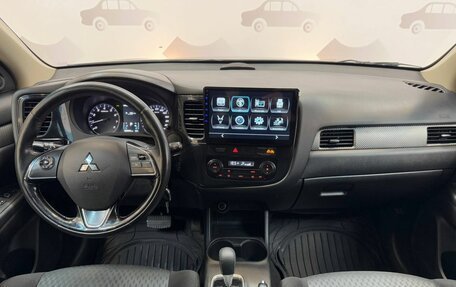 Mitsubishi Outlander III рестайлинг 3, 2015 год, 1 650 000 рублей, 3 фотография