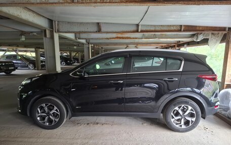 KIA Sportage IV рестайлинг, 2021 год, 2 700 000 рублей, 2 фотография