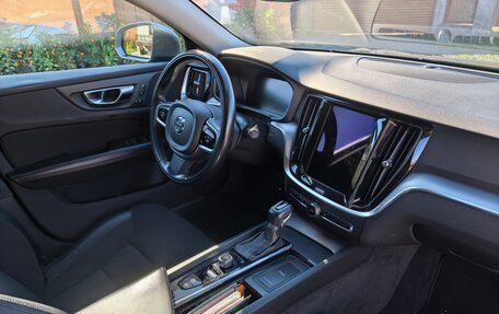 Volvo V60 Cross Country II, 2021 год, 2 200 000 рублей, 8 фотография