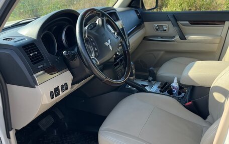 Mitsubishi Pajero IV, 2019 год, 3 400 000 рублей, 8 фотография