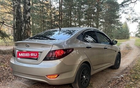 Hyundai Solaris II рестайлинг, 2012 год, 690 000 рублей, 3 фотография