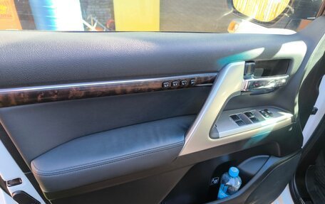 Toyota Land Cruiser 200, 2012 год, 3 920 000 рублей, 5 фотография
