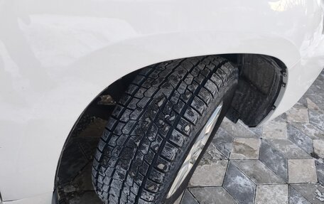 Toyota Land Cruiser 200, 2012 год, 3 920 000 рублей, 21 фотография