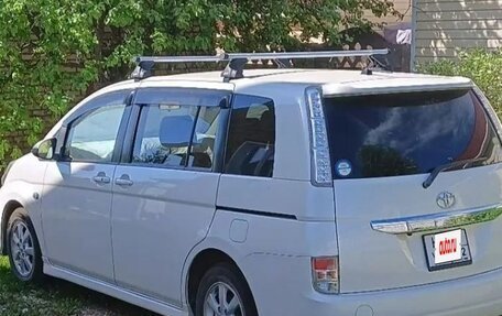Toyota ISis I, 2014 год, 1 600 000 рублей, 2 фотография