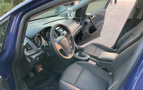 Opel Astra J, 2010 год, 645 000 рублей, 13 фотография