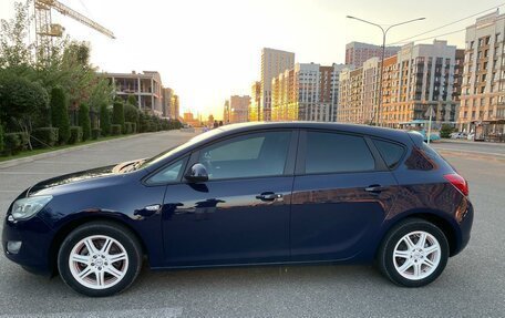Opel Astra J, 2010 год, 645 000 рублей, 4 фотография