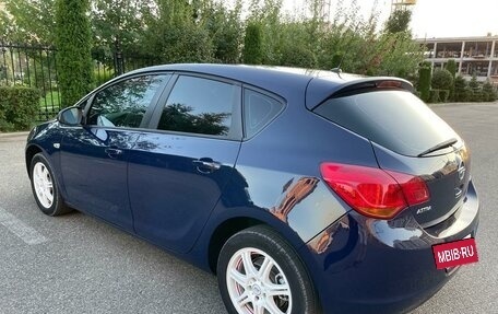 Opel Astra J, 2010 год, 645 000 рублей, 10 фотография