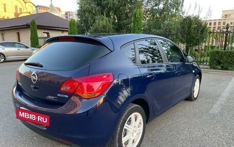 Opel Astra J, 2010 год, 645 000 рублей, 3 фотография