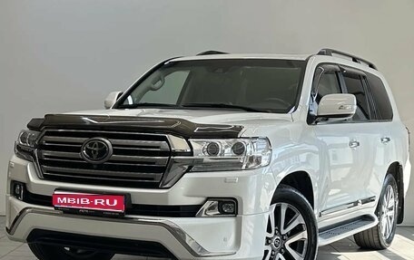Toyota Land Cruiser 200, 2017 год, 6 950 000 рублей, 1 фотография