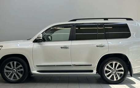 Toyota Land Cruiser 200, 2017 год, 6 950 000 рублей, 8 фотография