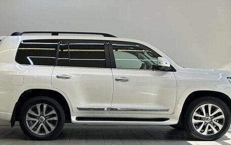 Toyota Land Cruiser 200, 2017 год, 6 950 000 рублей, 4 фотография