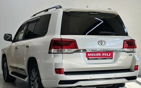 Toyota Land Cruiser 200, 2017 год, 6 950 000 рублей, 7 фотография