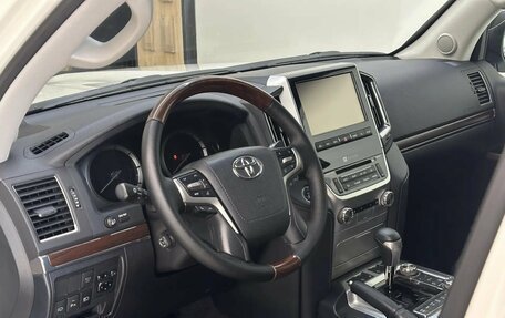 Toyota Land Cruiser 200, 2017 год, 6 950 000 рублей, 27 фотография