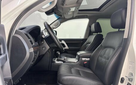 Toyota Land Cruiser 200, 2017 год, 6 950 000 рублей, 26 фотография