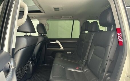 Toyota Land Cruiser 200, 2017 год, 6 950 000 рублей, 31 фотография