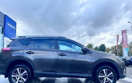 Toyota RAV4, 2018 год, 2 430 000 рублей, 11 фотография
