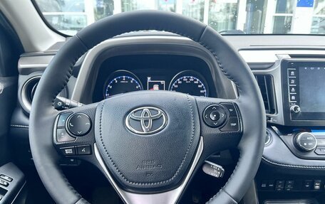 Toyota RAV4, 2018 год, 2 430 000 рублей, 20 фотография