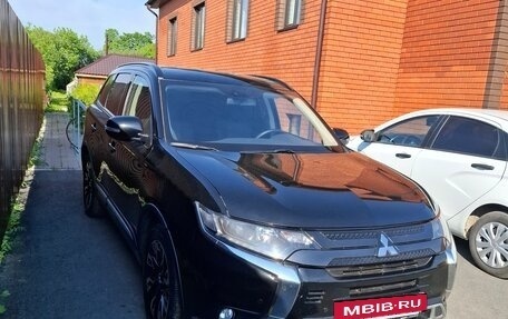 Mitsubishi Outlander III рестайлинг 3, 2021 год, 2 630 000 рублей, 14 фотография