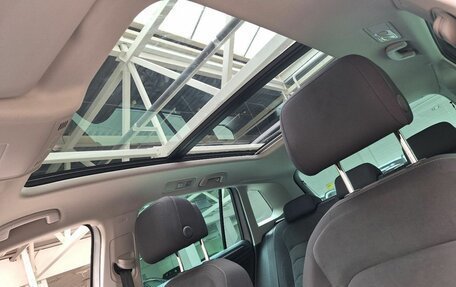 Volkswagen Tiguan II, 2019 год, 2 530 000 рублей, 17 фотография