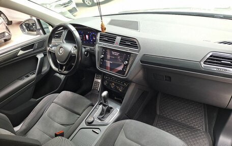 Volkswagen Tiguan II, 2019 год, 2 530 000 рублей, 20 фотография