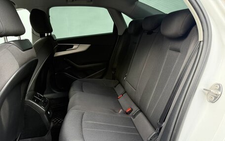 Audi A4, 2019 год, 2 200 000 рублей, 11 фотография