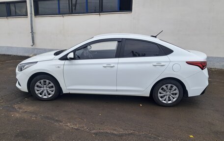 Hyundai Solaris II рестайлинг, 2017 год, 1 250 000 рублей, 5 фотография