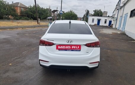 Hyundai Solaris II рестайлинг, 2017 год, 1 250 000 рублей, 4 фотография