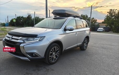 Mitsubishi Outlander III рестайлинг 3, 2015 год, 1 530 000 рублей, 2 фотография