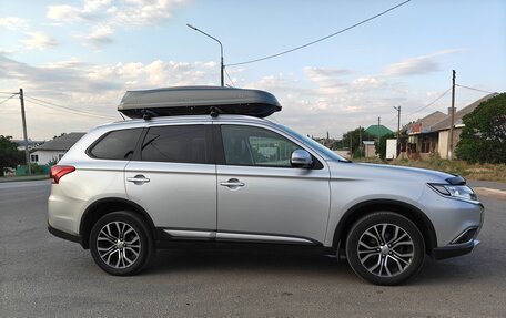 Mitsubishi Outlander III рестайлинг 3, 2015 год, 1 530 000 рублей, 4 фотография