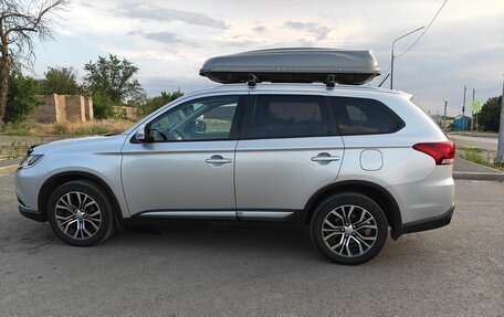 Mitsubishi Outlander III рестайлинг 3, 2015 год, 1 530 000 рублей, 9 фотография