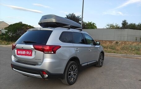 Mitsubishi Outlander III рестайлинг 3, 2015 год, 1 530 000 рублей, 5 фотография