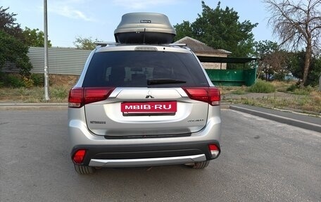 Mitsubishi Outlander III рестайлинг 3, 2015 год, 1 530 000 рублей, 7 фотография