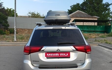 Mitsubishi Outlander III рестайлинг 3, 2015 год, 1 530 000 рублей, 6 фотография