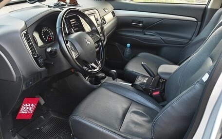 Mitsubishi Outlander III рестайлинг 3, 2015 год, 1 530 000 рублей, 12 фотография