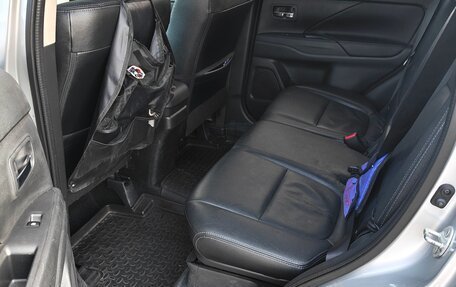 Mitsubishi Outlander III рестайлинг 3, 2015 год, 1 530 000 рублей, 18 фотография
