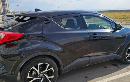 Toyota C-HR I рестайлинг, 2017 год, 1 840 000 рублей, 5 фотография