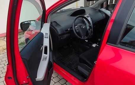 Toyota Yaris III рестайлинг, 2007 год, 350 000 рублей, 5 фотография