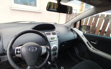 Toyota Yaris III рестайлинг, 2007 год, 350 000 рублей, 11 фотография