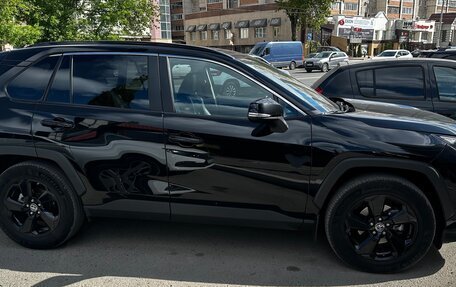 Toyota RAV4, 2021 год, 3 300 000 рублей, 3 фотография