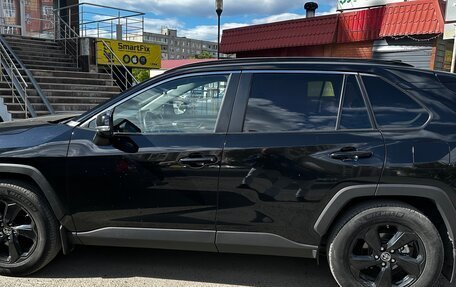 Toyota RAV4, 2021 год, 3 300 000 рублей, 4 фотография