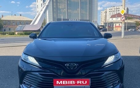 Toyota Camry, 2020 год, 3 000 000 рублей, 1 фотография