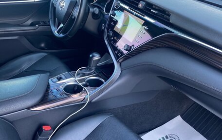 Toyota Camry, 2020 год, 3 000 000 рублей, 5 фотография
