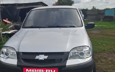 Chevrolet Niva I рестайлинг, 2010 год, 370 000 рублей, 8 фотография