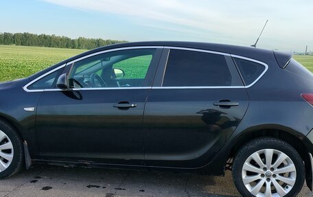 Opel Astra J, 2011 год, 550 000 рублей, 1 фотография